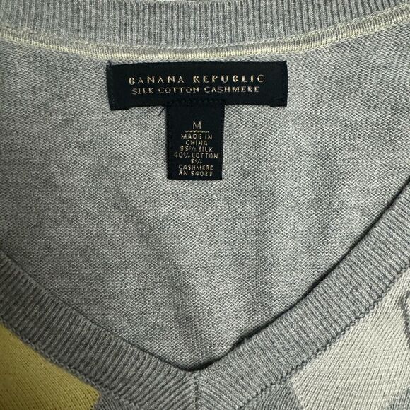 Banana Republic Silk Cotton Cashmere Argyle Sweater Size Medium - Picture 3 of 3